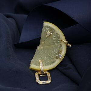 Elyra Frame 925 Ayar Gümüş Üzeri Altın Kaplama Kadın Küpe – Taş Detaylı Geometrik Şık Küpe (Çift)