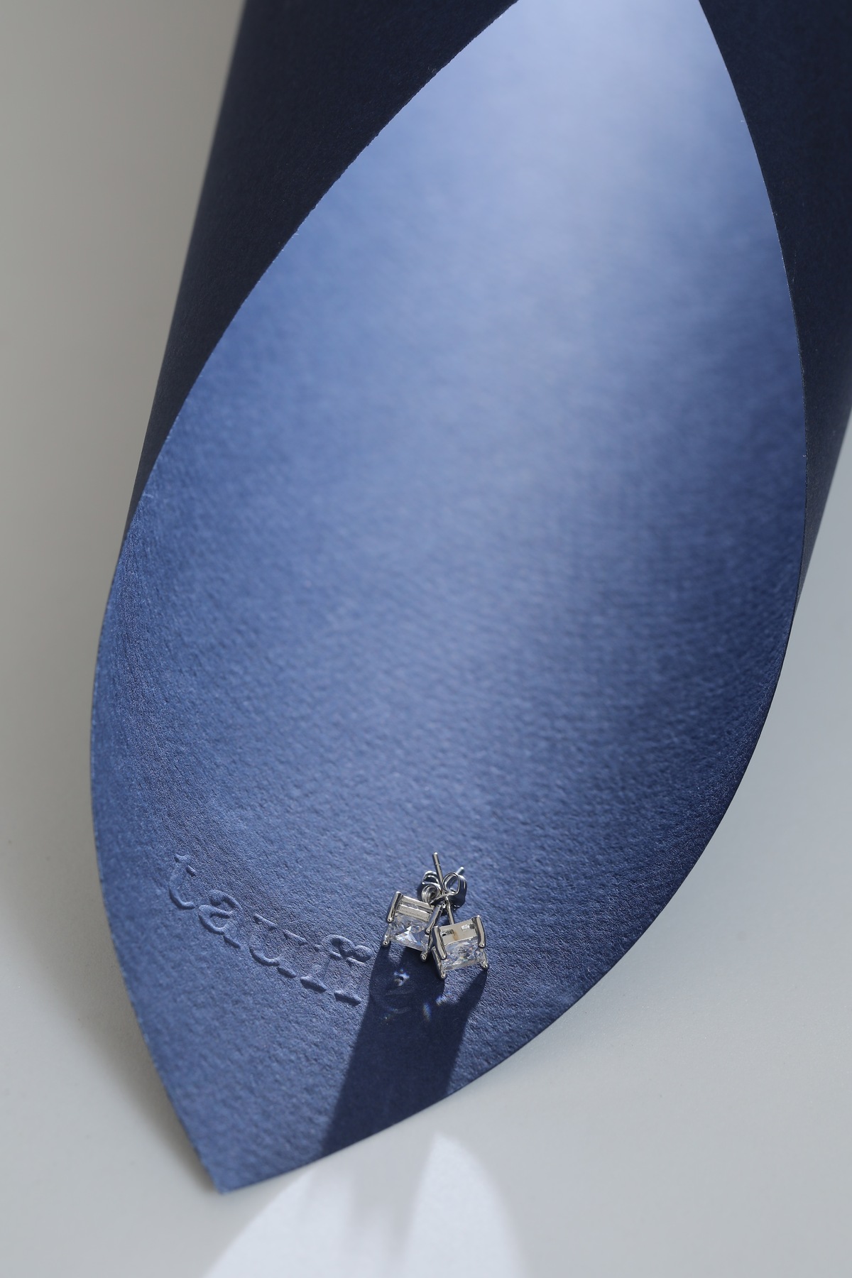 Aria Stud Kare Zirkon Taşlı Çelik Tektaş Küpe – Minimal Zarif Kadın Küpe - Görsel 4