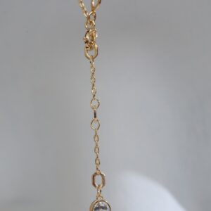 Emerald Glow Yeşil Damla Taşlı Altın Renk Çelik Kolye