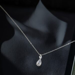 Aura Luxe Damla Taşlı Gümüş Renk Çelik Kadın Kolye – Çift Taş Detaylı Minimal Şık Kolye